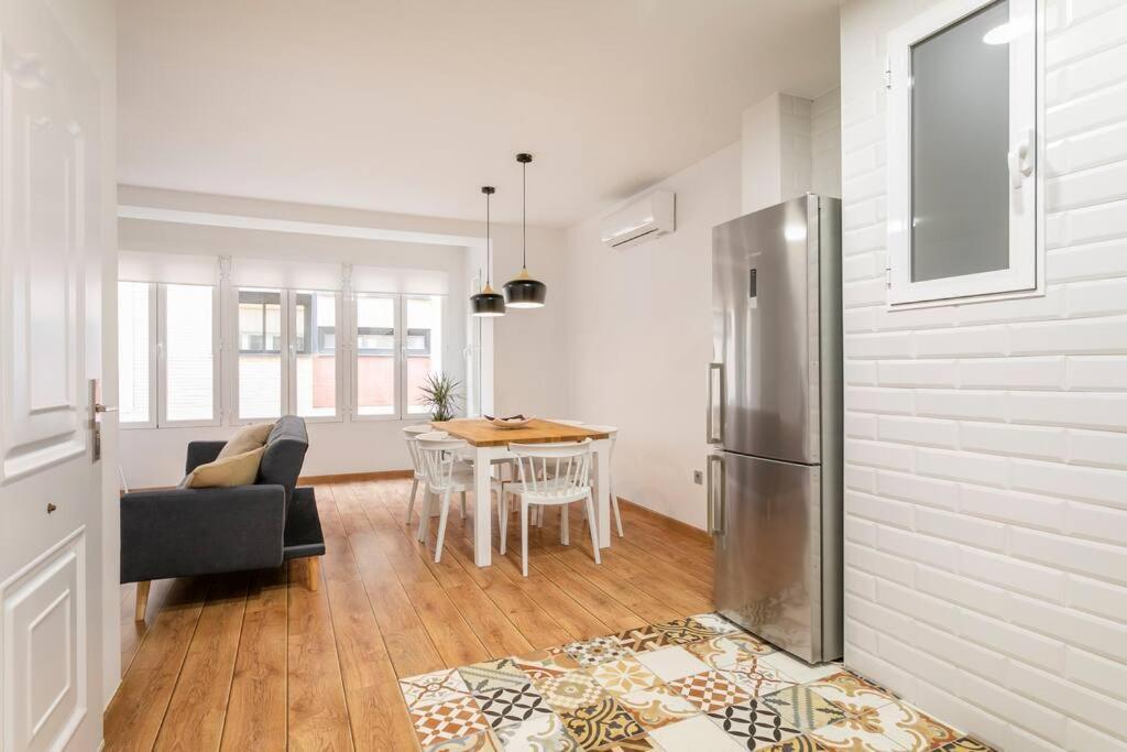 Cozy Apartment City Center Alicante Bagian luar foto