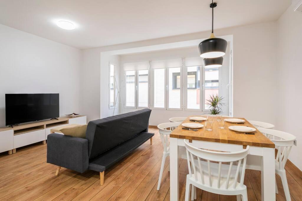 Cozy Apartment City Center Alicante Bagian luar foto
